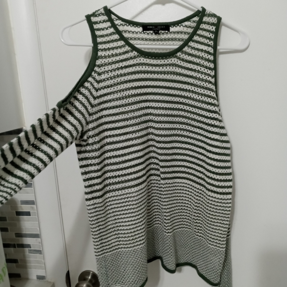 Romeo & Juliet Cold Shoulder Striped Lightweight Sweater. Contrasting design